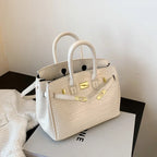 Women's Elegant Handbag - Spacious & Versatile