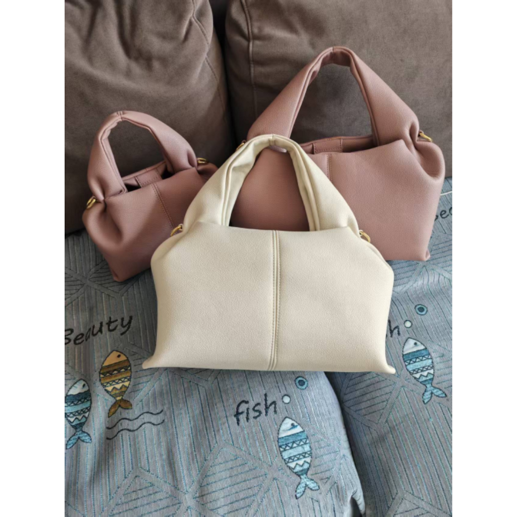 Women's Classic Handbag - Spacious & Elegant
