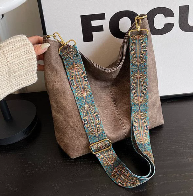 Stylish and Casual Vintage-Inspired Handbag for Women